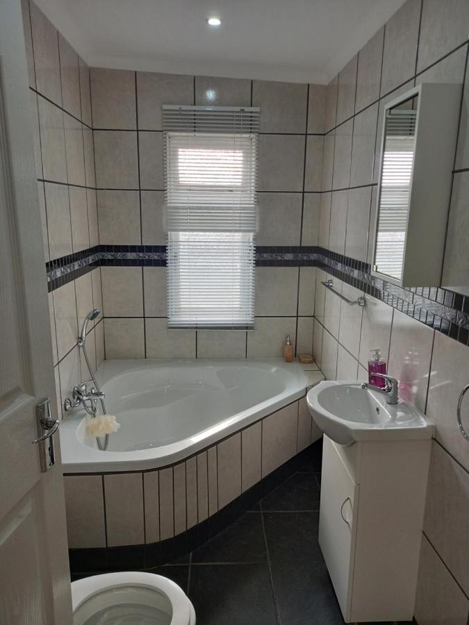 Friendz Guesthouse Knysna Eksteriør bilde